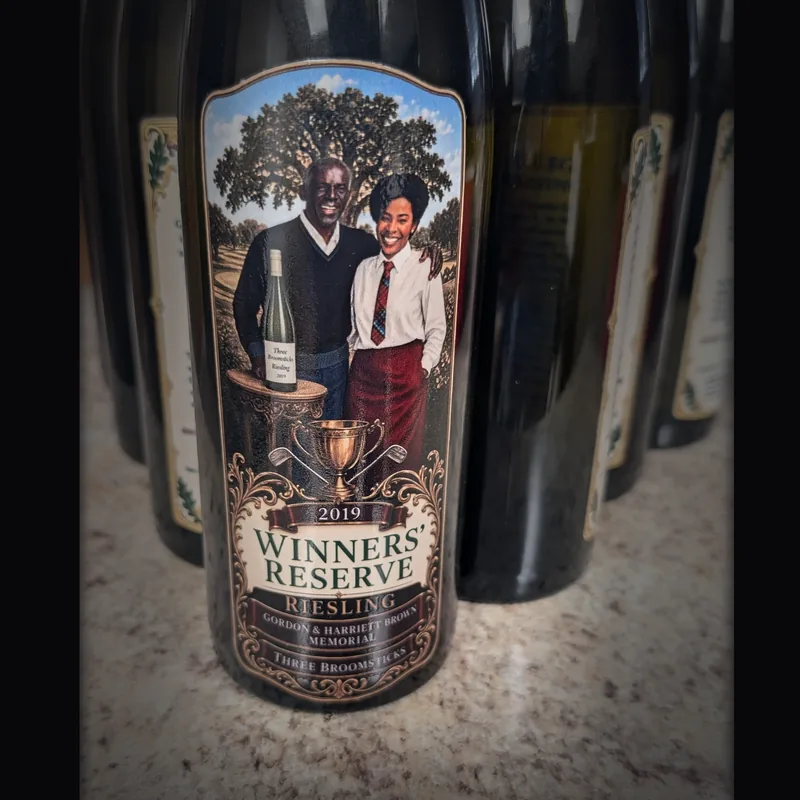 Close-up of a Winners' Reserve front label on a bottle